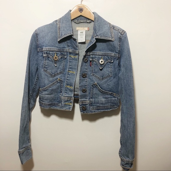 Levi's Jackets & Blazers - Levi’s cropped jean jacket